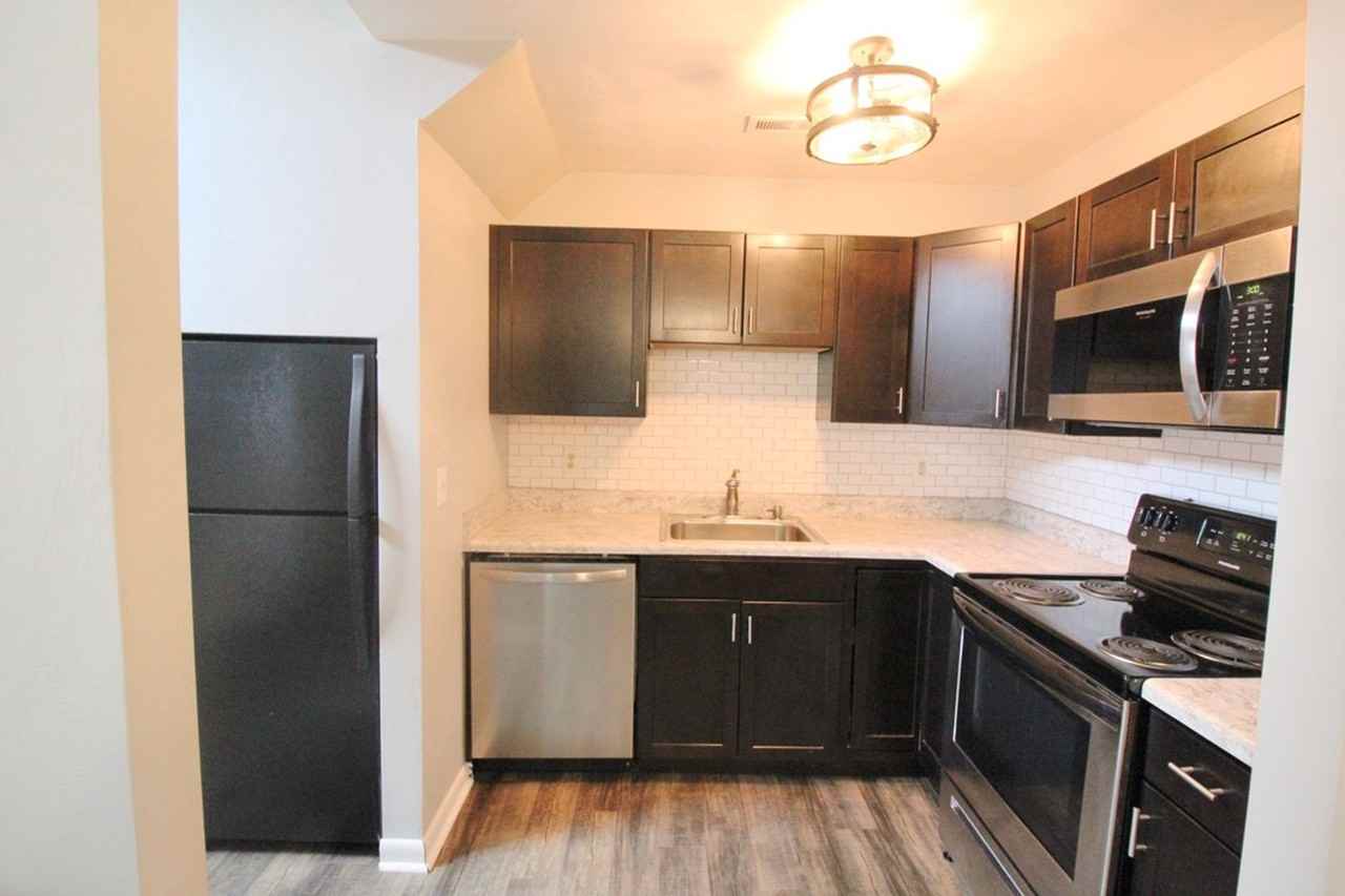 1384 Bradley Dr - Photo 7 of 29