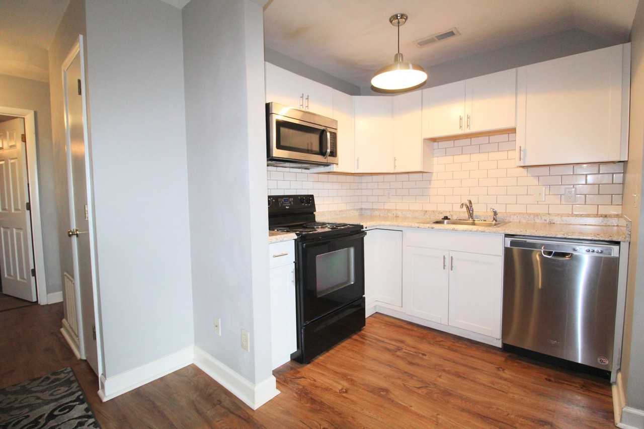 1374 Bradley Dr - Photo 3 of 19