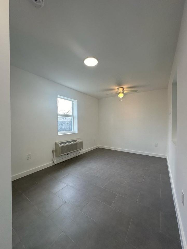 Newly Renovated Community Invigorating Miami's Downtown Urban Core! - Photo 4 of 15