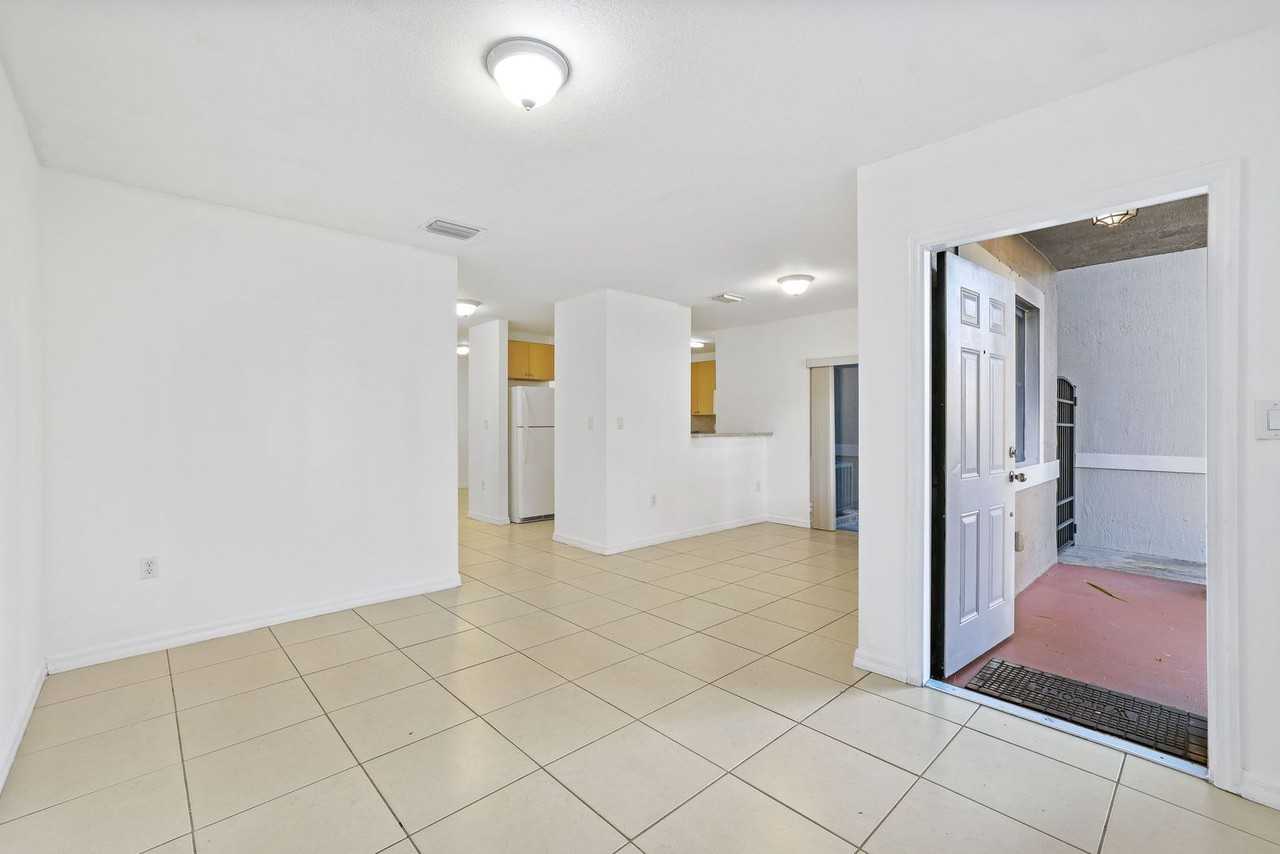 22721 Sw 88th Pl #19 - Photo 4 of 38