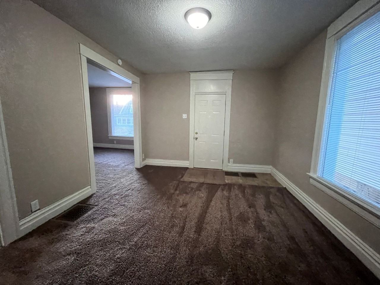 3117 S Harrison St - Photo 3 of 12