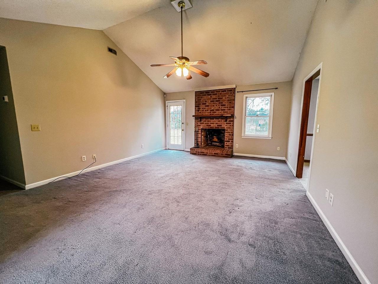 4640 Dawn Cir - Photo 2 of 5