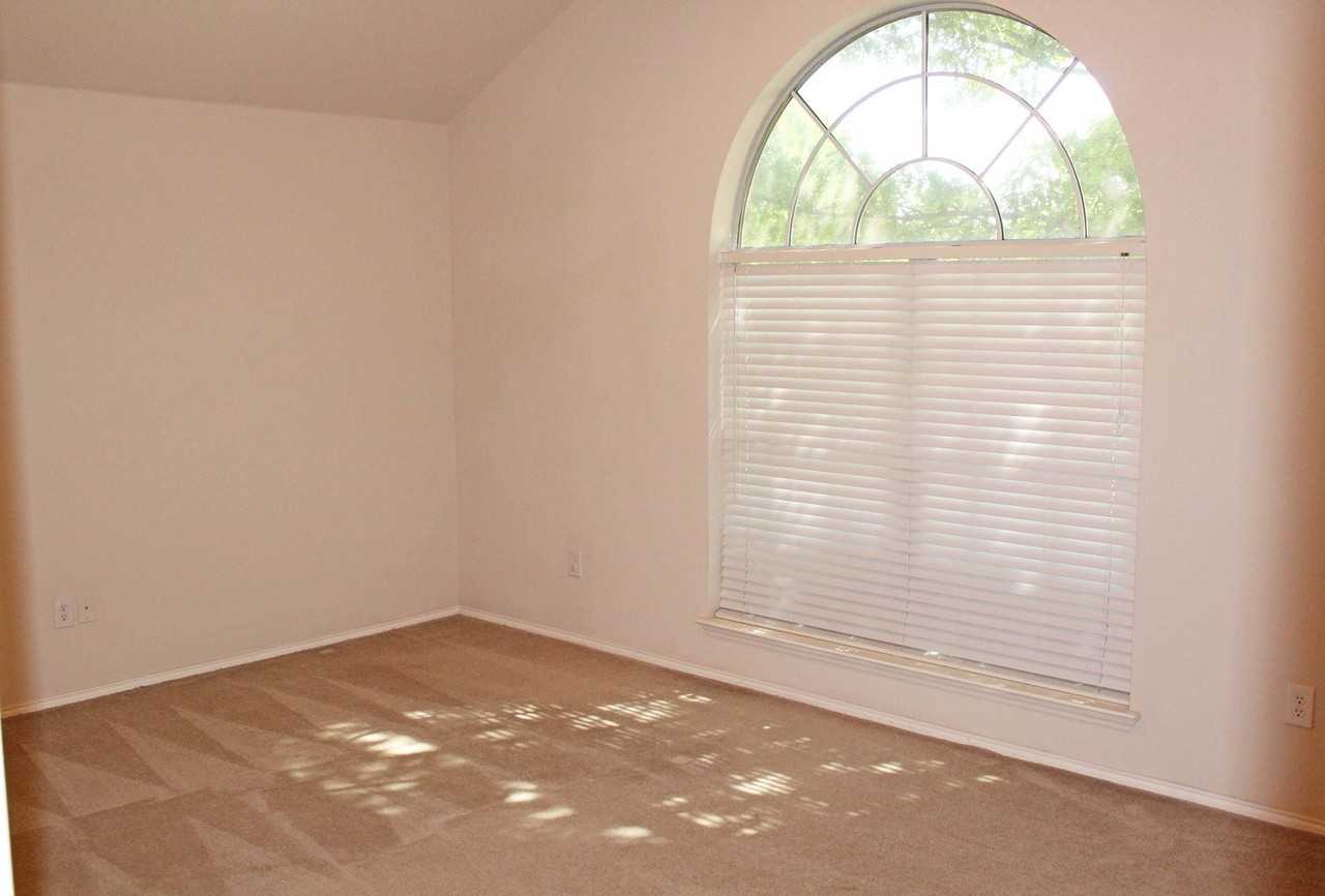 4608 Napa Valley Dr - Photo 7 of 19