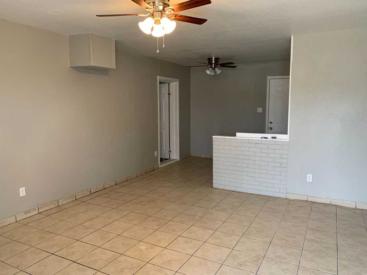 2209 E 29th St - Photo 2 of 9