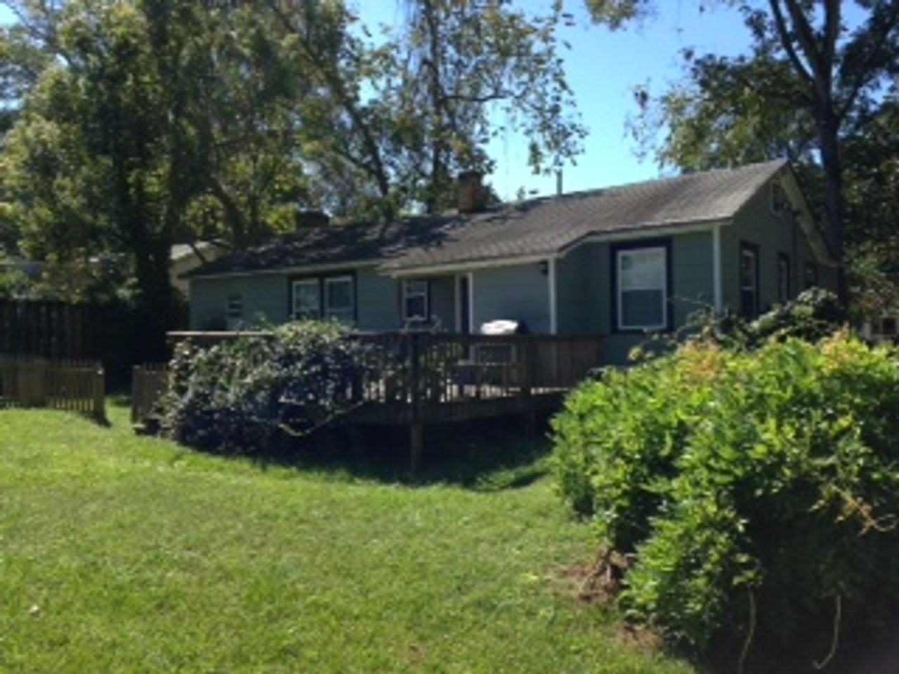 1429 Colonial Dr - Photo 2 of 12