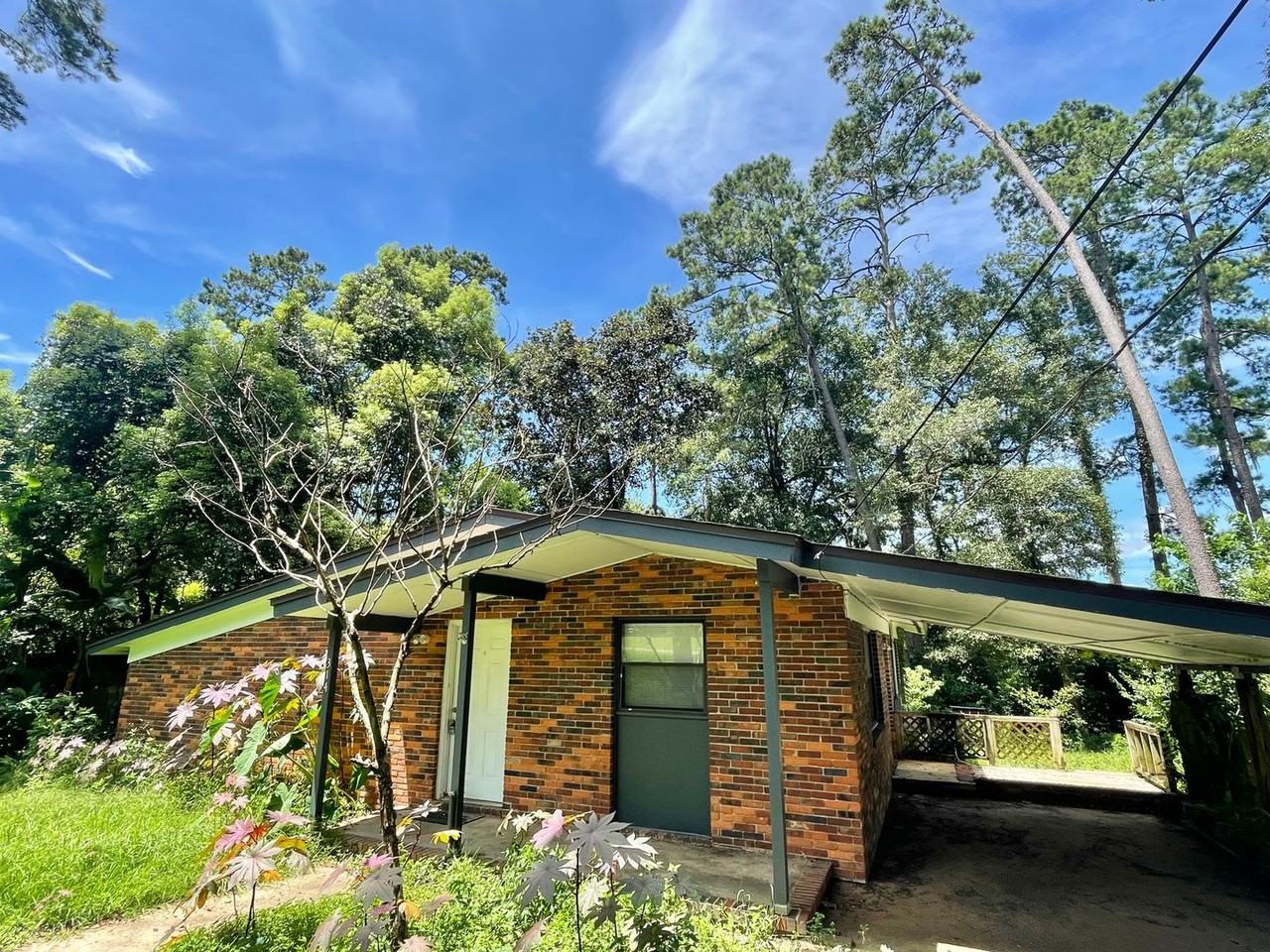 314 Cardinal Ct - Photo 2 of 10