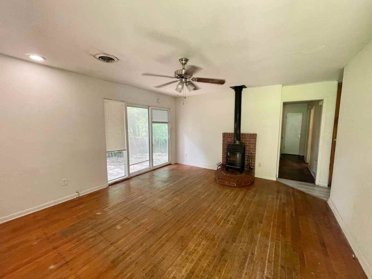 314 Cardinal Ct - Photo 3 of 10