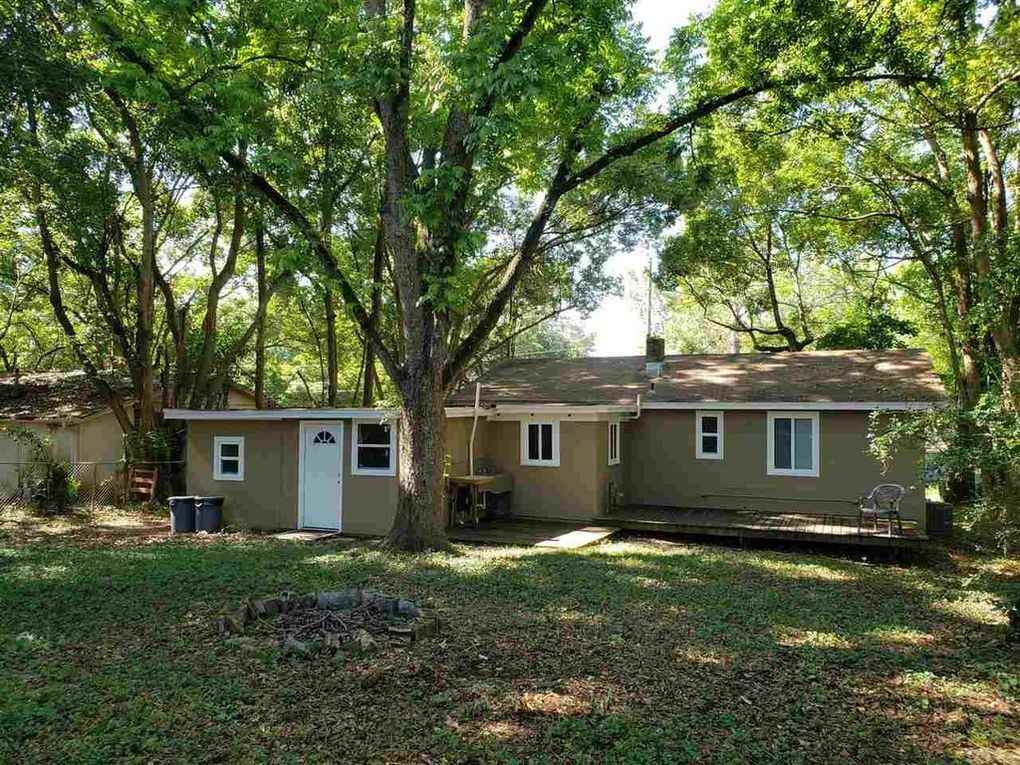 1700 Pepper Dr - Photo 2 of 10