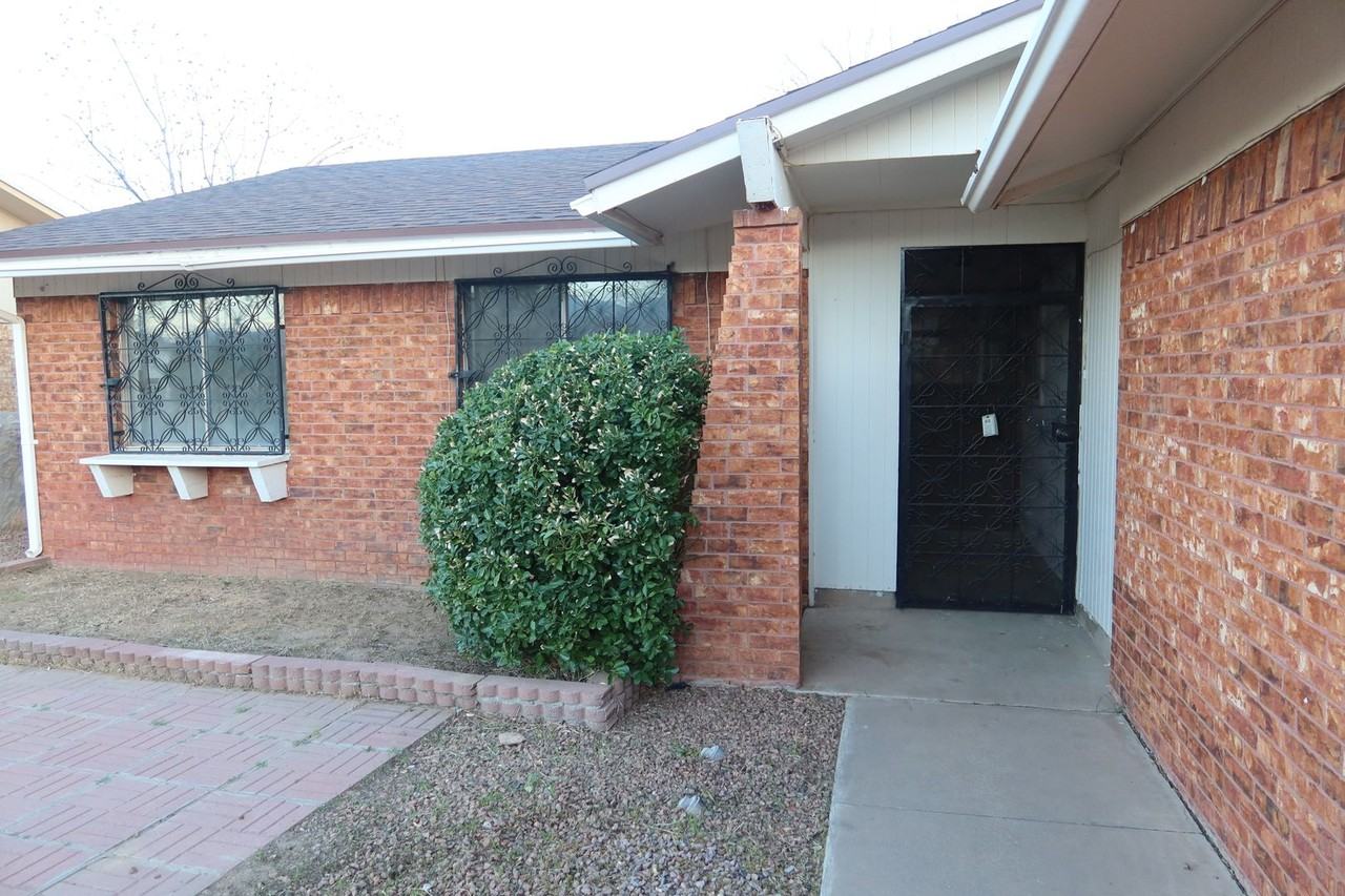 9328 R J Wood Rd - Photo 2 of 24