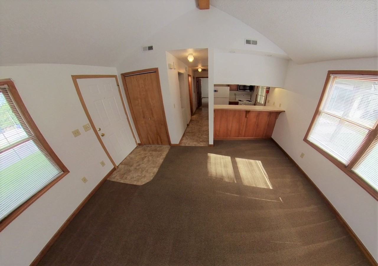 134 N Union St - Photo 3 of 11