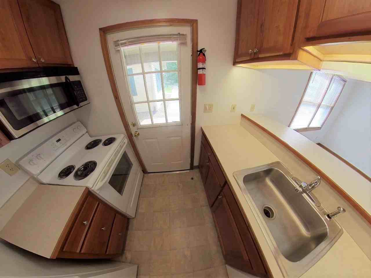 134 N Union St - Photo 5 of 11