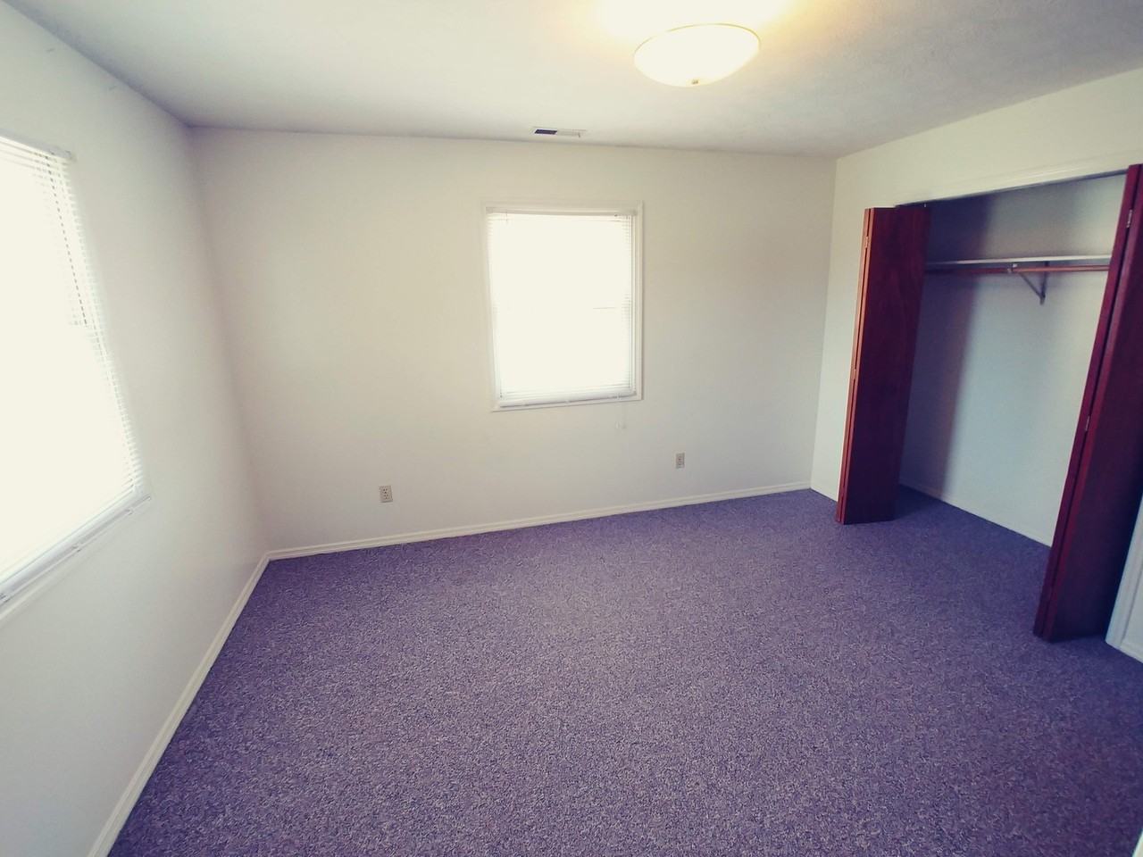 1739 N Lincoln St - Photo 4 of 9