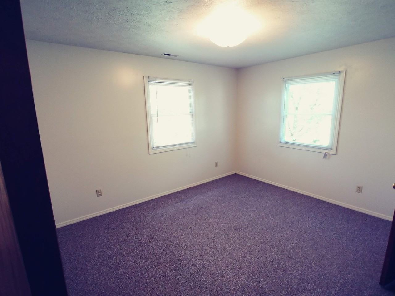 1739 N Lincoln St - Photo 5 of 9