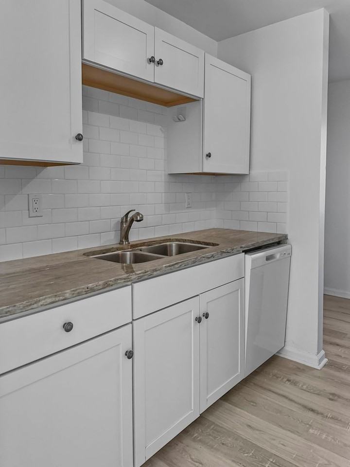 115 Christopher Dr - Photo 5 of 19