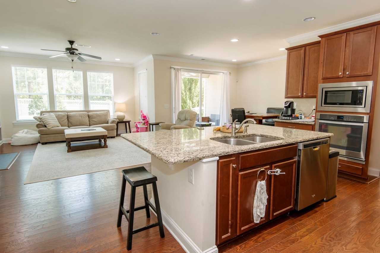 727 Mcrae Rd - Photo 2 of 18