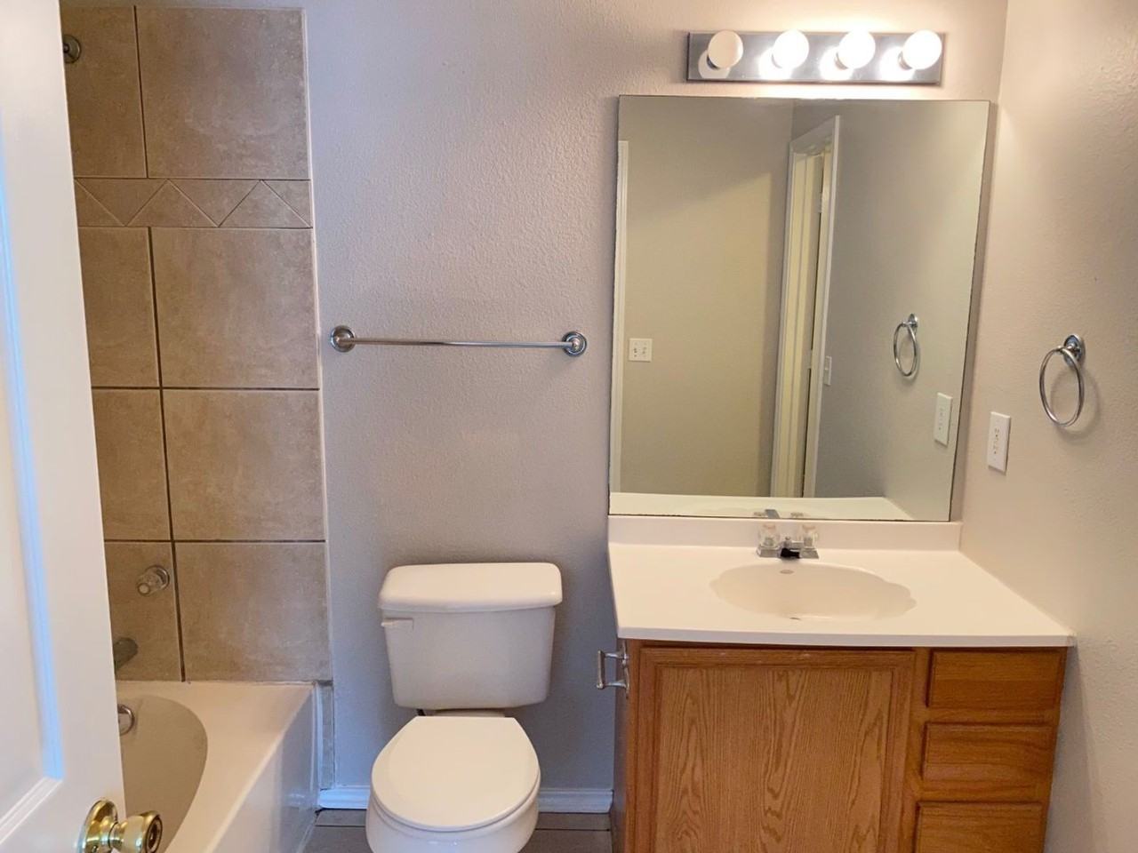 3008 Pine Valley Dr - Photo 7 of 13