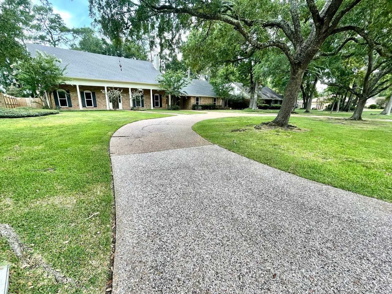 6215 Wilchester Ln - Photo 2 of 30