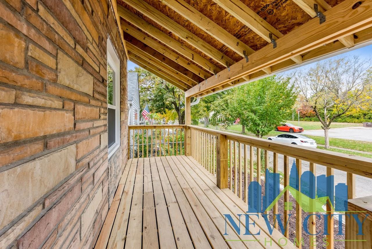 635 Gibbard Ave - Photo 3 of 23