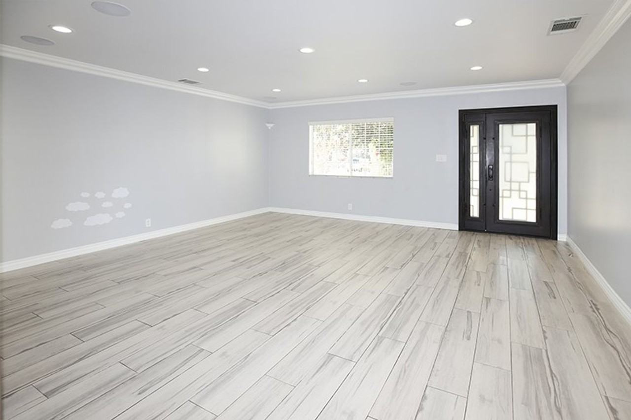 7400 Blewett Ave - Photo 4 of 16