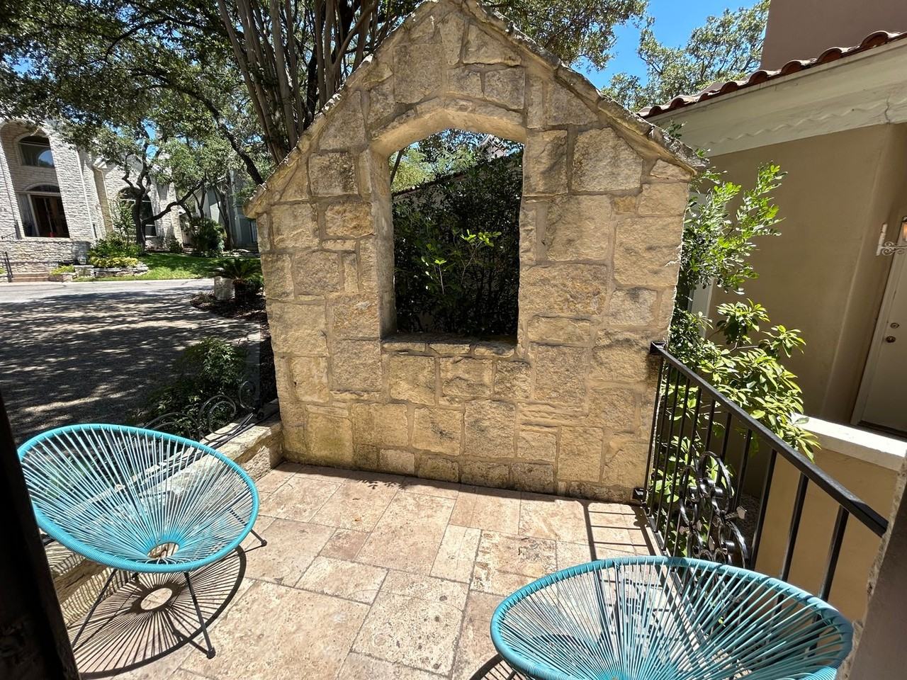 25 Stratton Ln - Photo 3 of 42