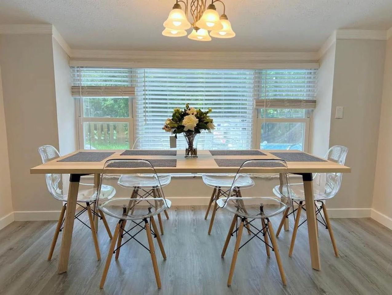 12216 Noreast Lake Dr - Photo 5 of 29