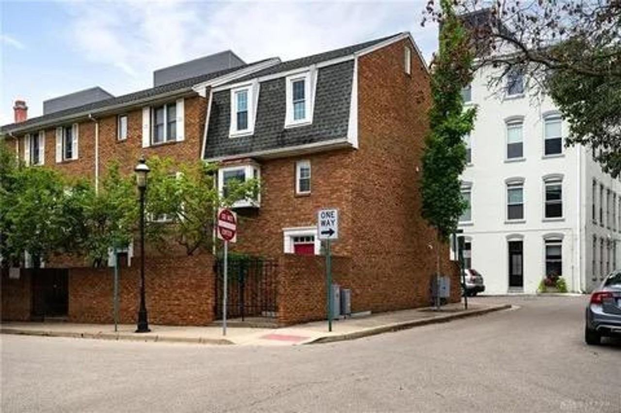 111 Cooper Pl W - Photo 2 of 18