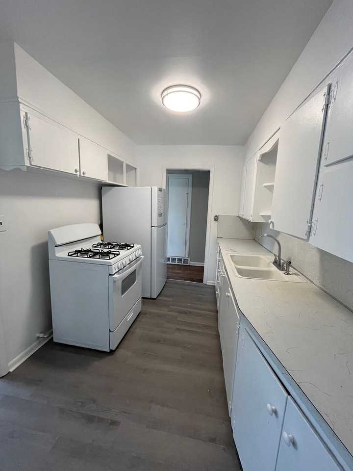4220 N Frankfort Ave - Photo 2 of 23