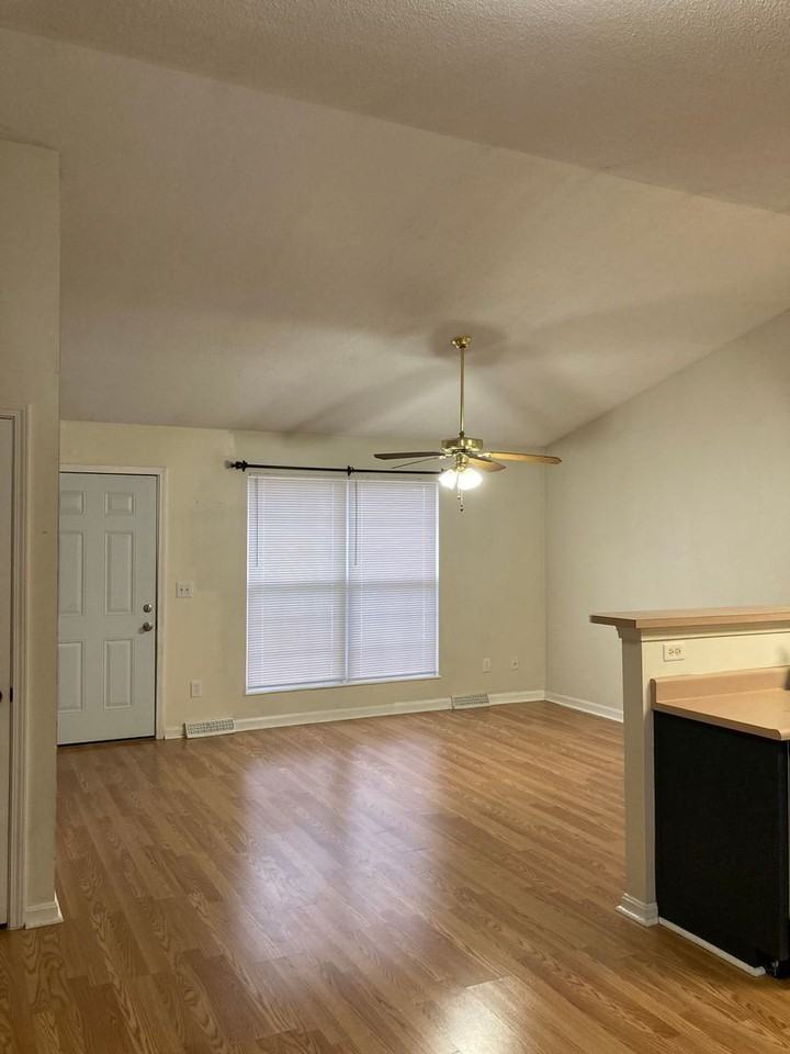 1209 Williamsburg Dr - Photo 4 of 41