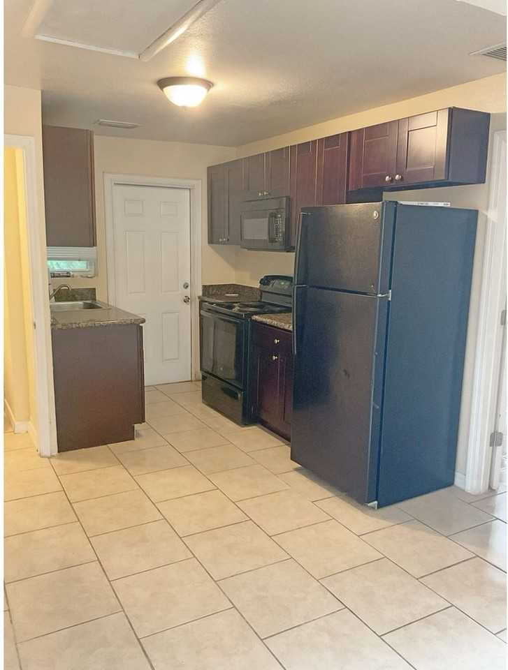 4675 14th Ave S - Photo 3 of 9