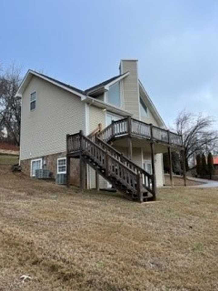 2024 Park Ln - Photo 2 of 39