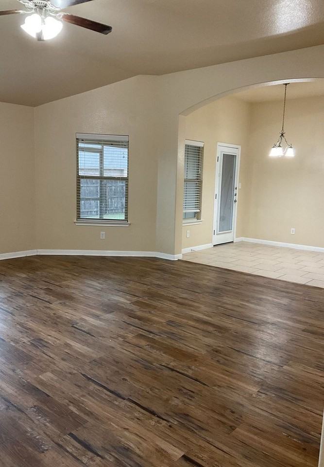 300 W Libra Dr - Photo 7 of 20