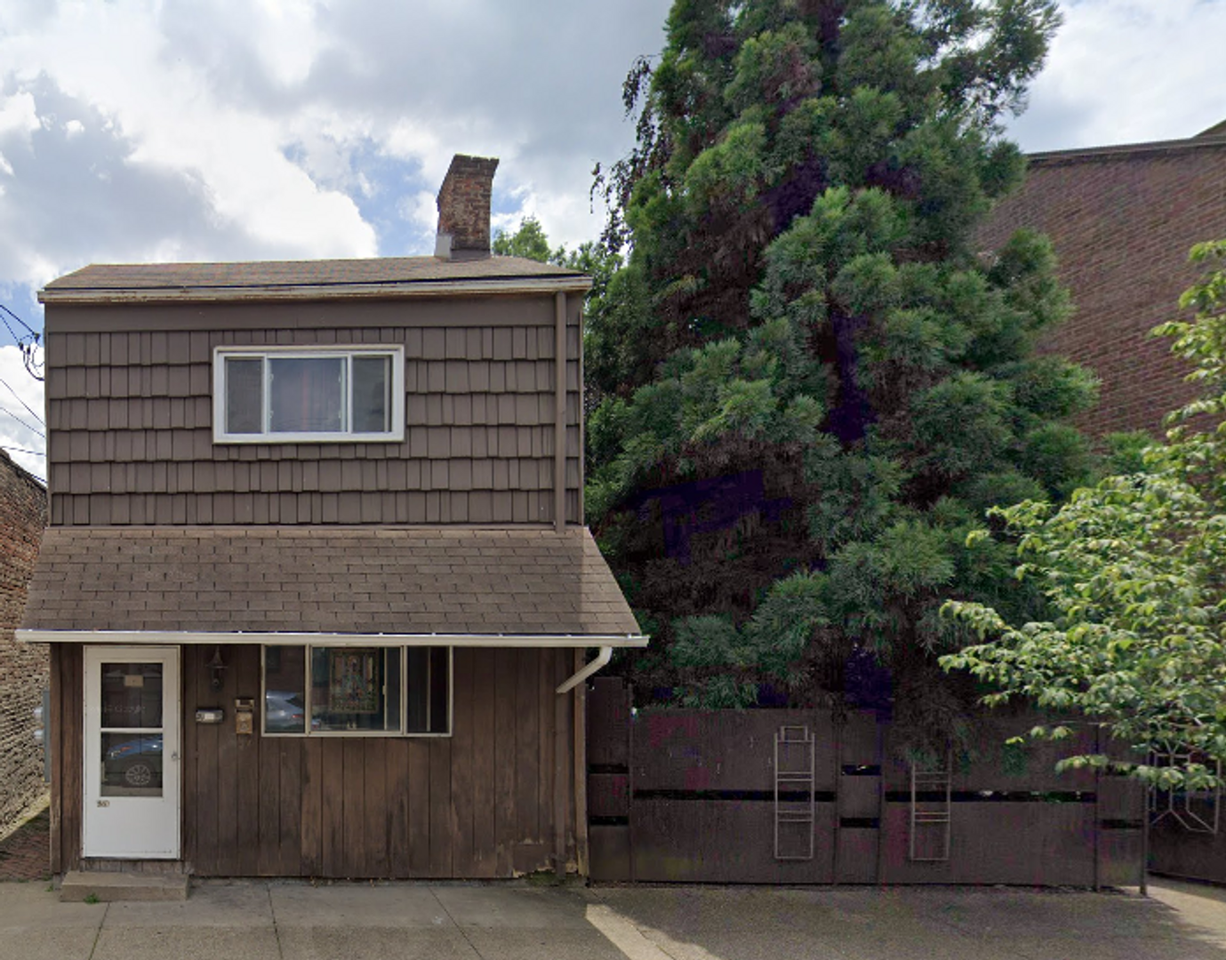 2224 Sarah St - Photo 2 of 18