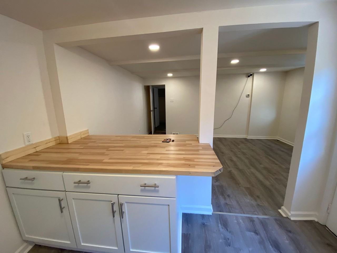 2224 Sarah St - Photo 4 of 18