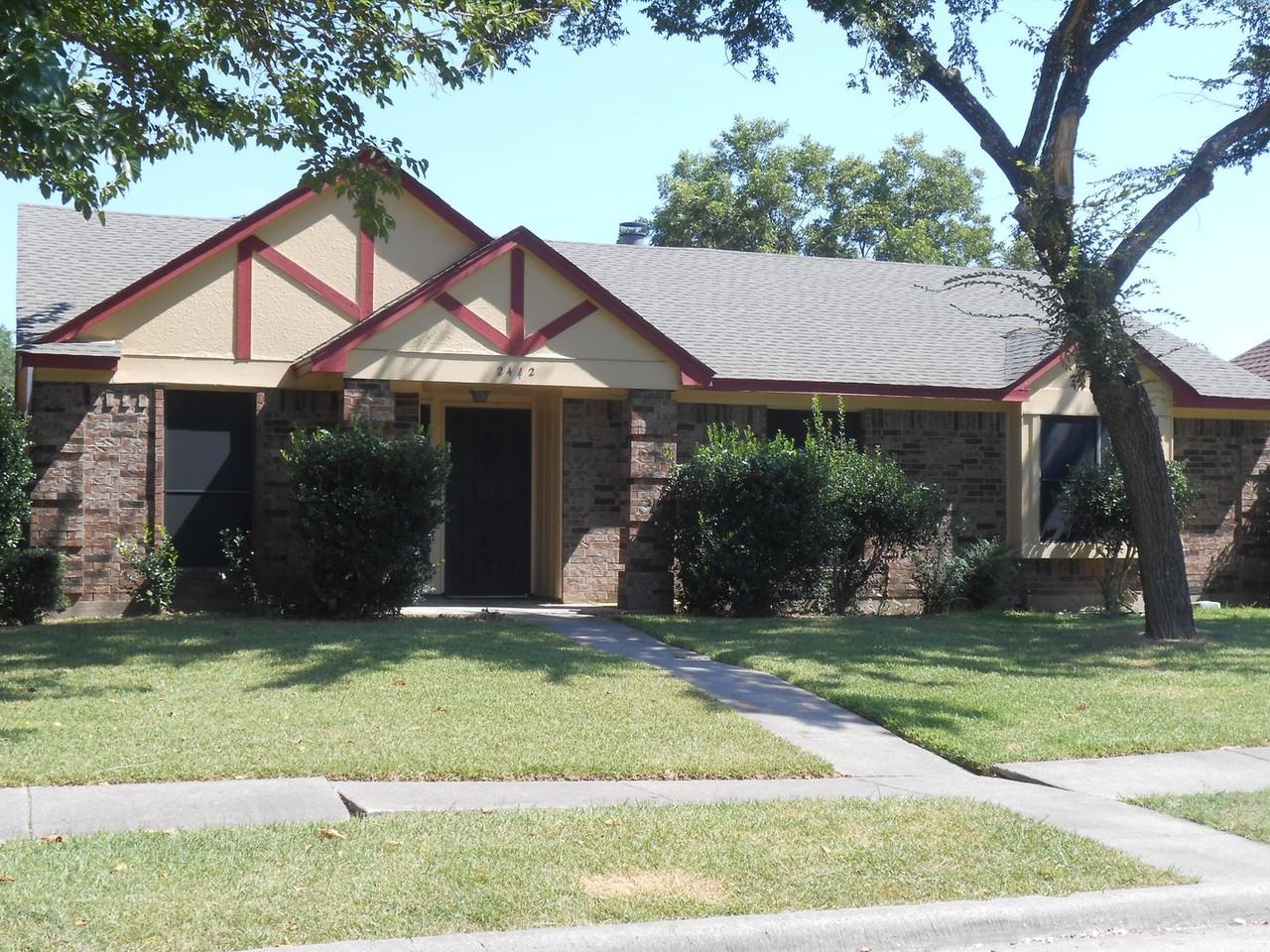 2442 Kimberly Dr - Photo 3 of 21