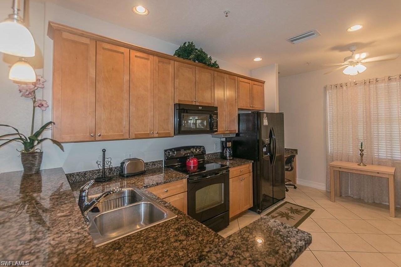 9102 Chula Vista St #11302 - Photo 7 of 40