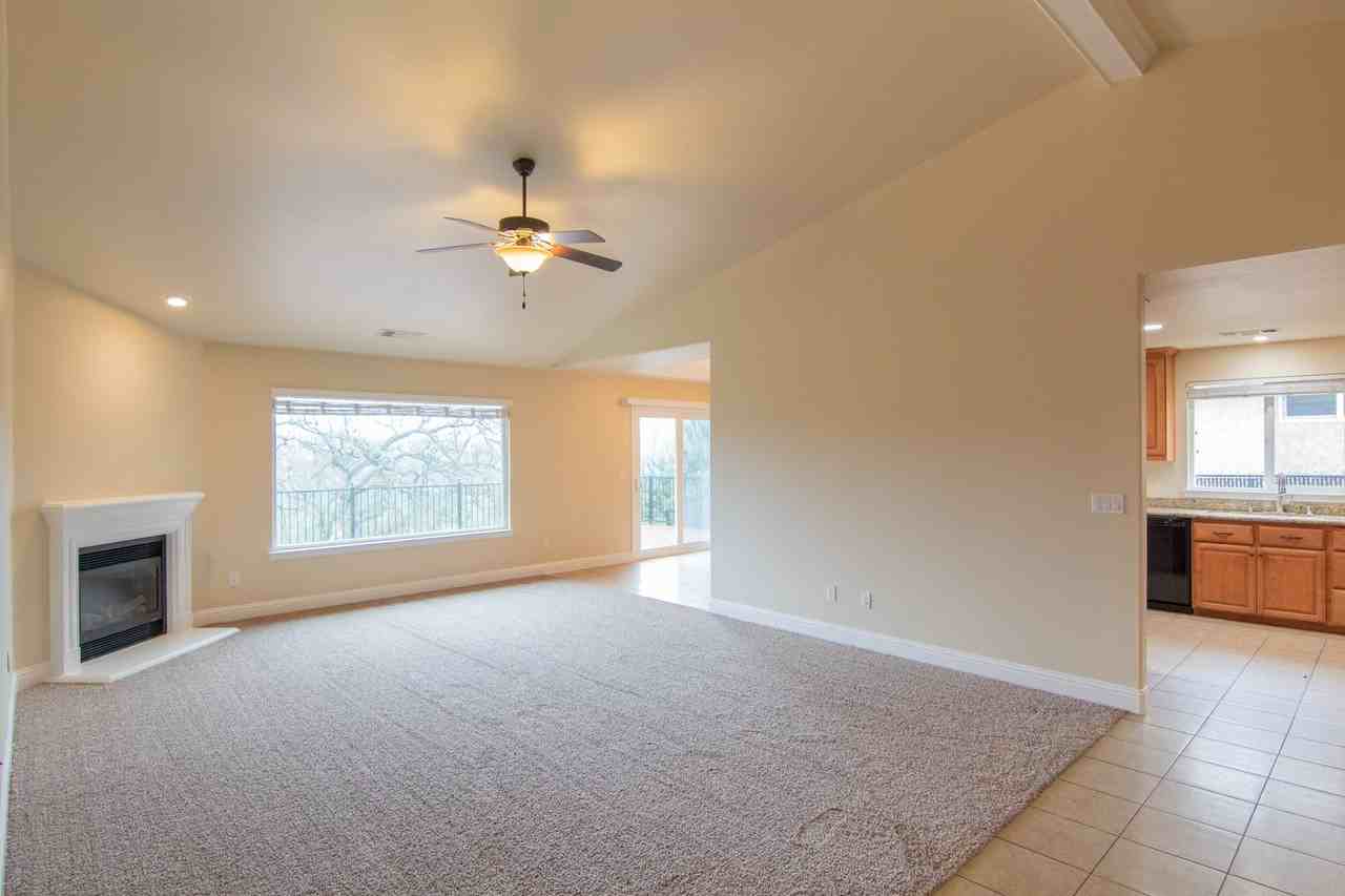 19939 Freshwater Dr - Photo 2 of 45