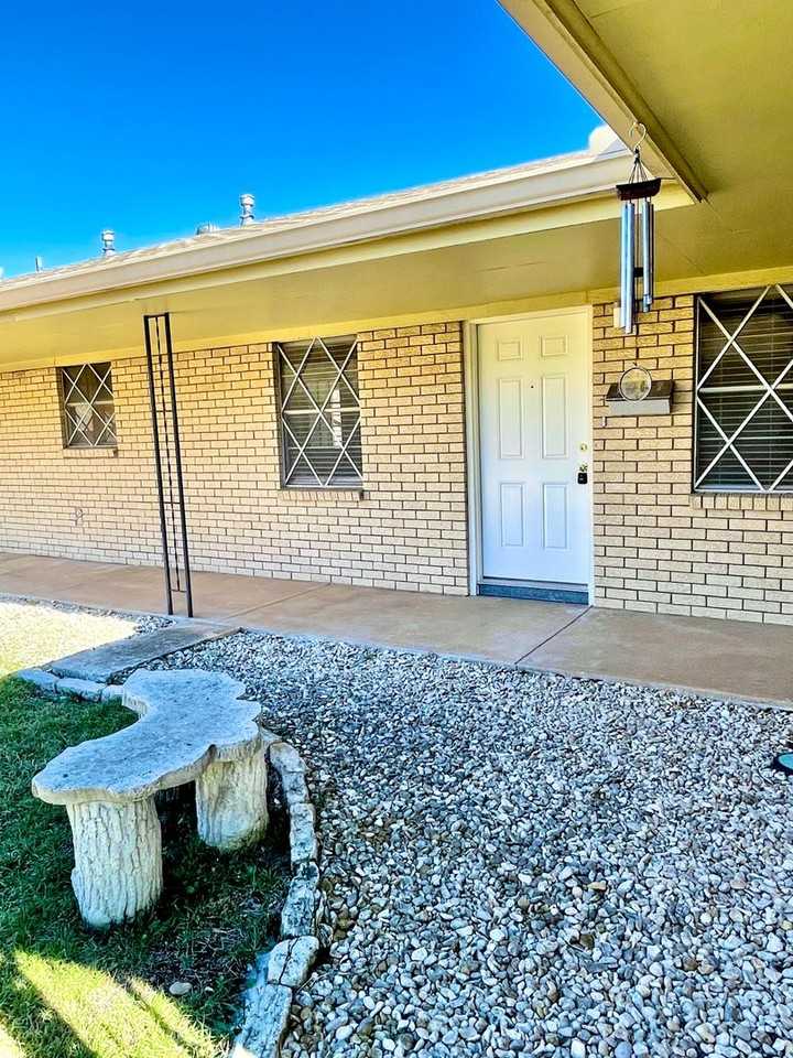 901 Lois St, Kerrville, TX 78028, USA 2 unit Rentals Zumper