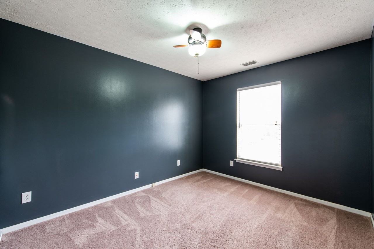 12105 Eastbay Ct - Photo 4 of 9