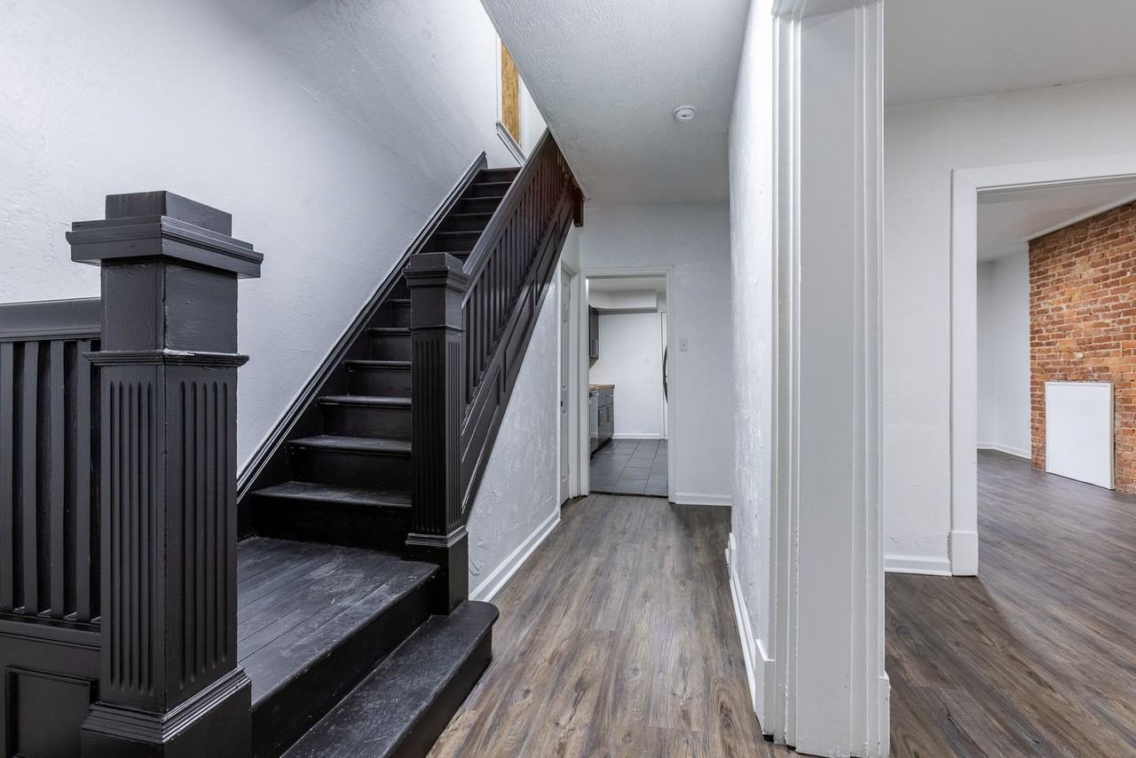 1107 Arlington Ave - Photo 3 of 30