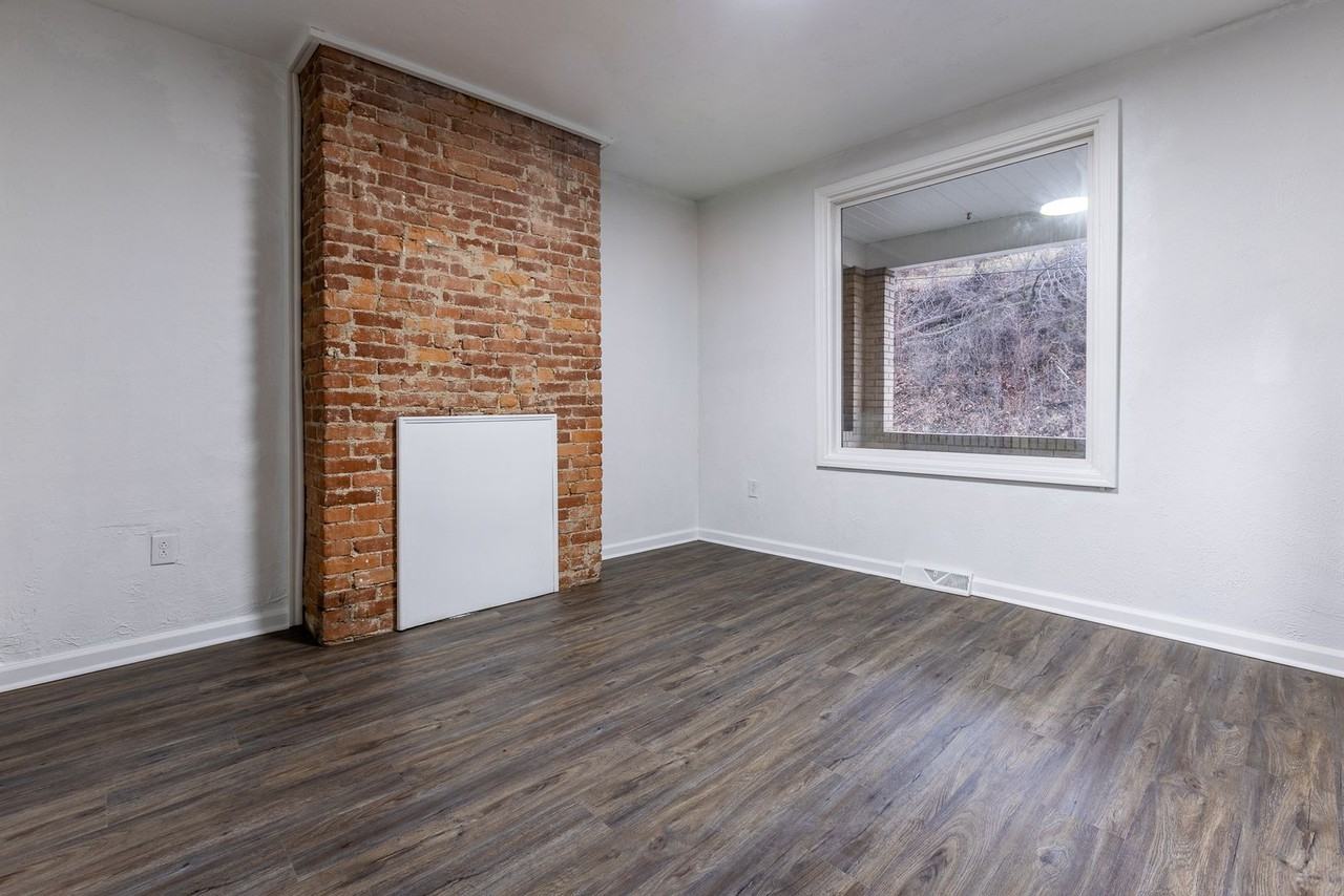 1107 Arlington Ave - Photo 4 of 30