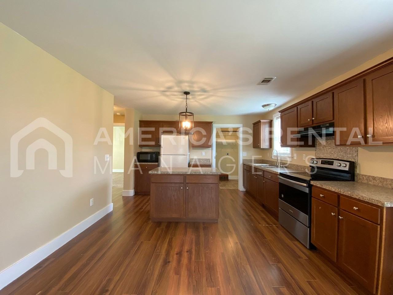 4145 Fitzpatrick Blvd - Photo 5 of 27