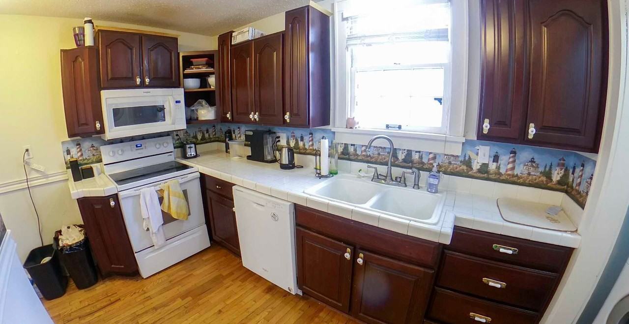 1837 Anderson Ave - Photo 2 of 19