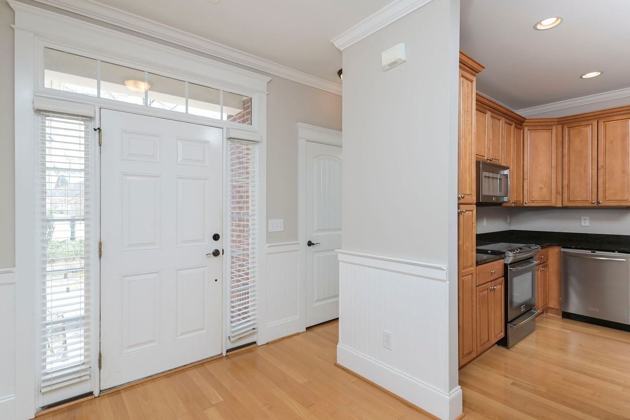 33 Heatherlaurel Ct - Photo 3 of 31