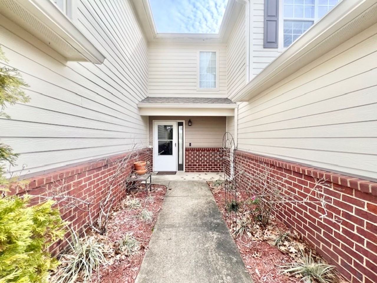 558 Wingspan Way - Photo 2 of 15
