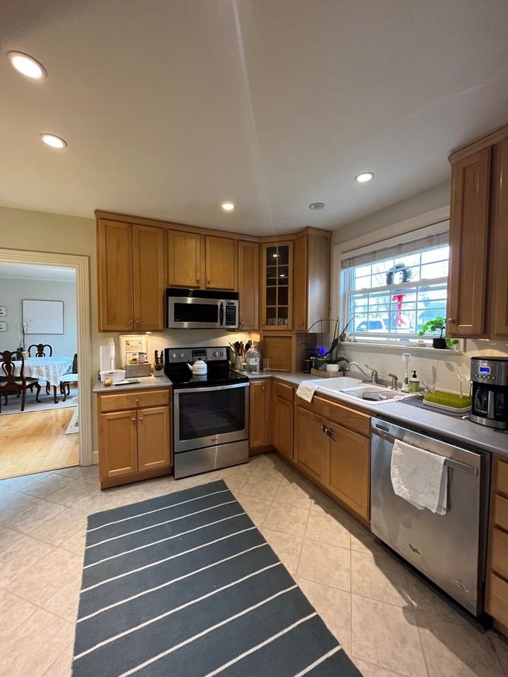 129 Gilman Ave - Photo 2 of 14