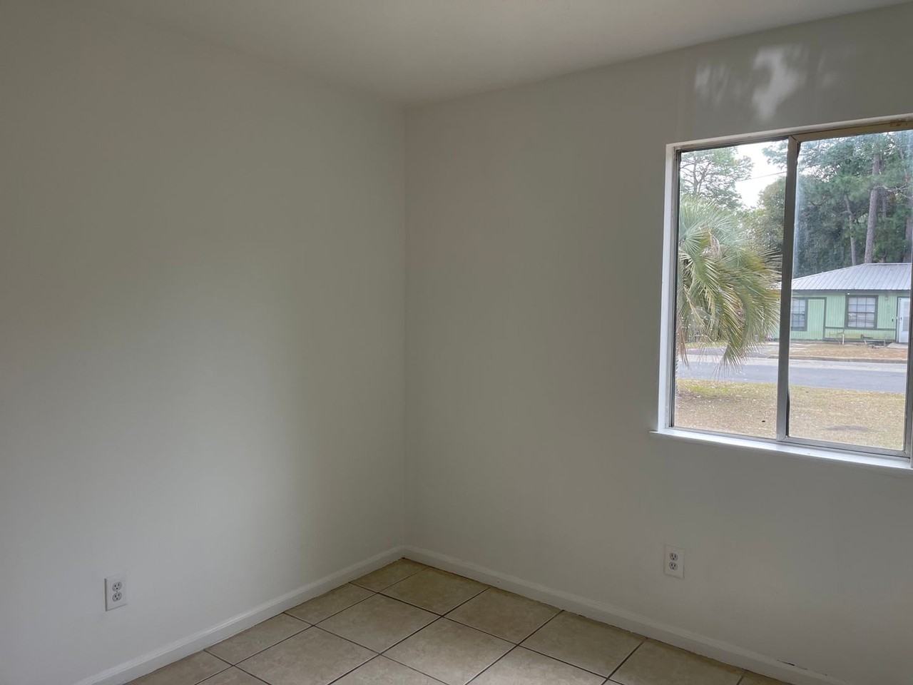266 White Oak Dr - Photo 3 of 7
