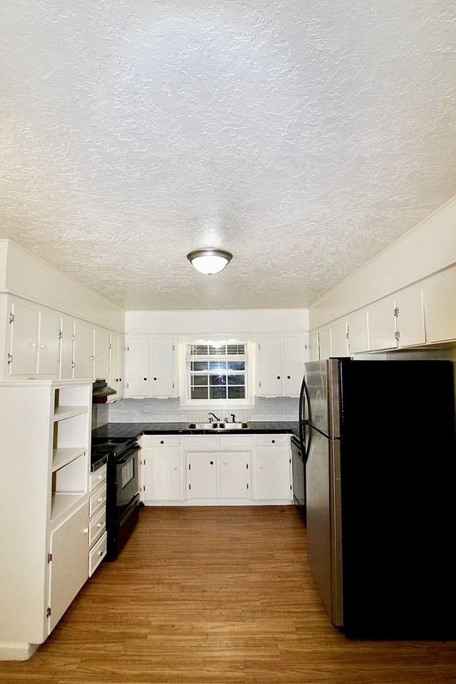 2000 Alameda St - Photo 5 of 30