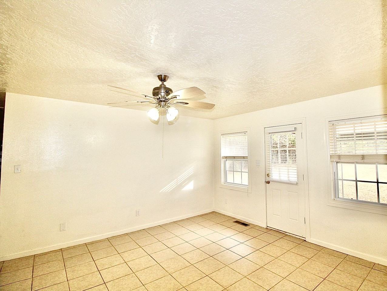 2000 Alameda St - Photo 7 of 30