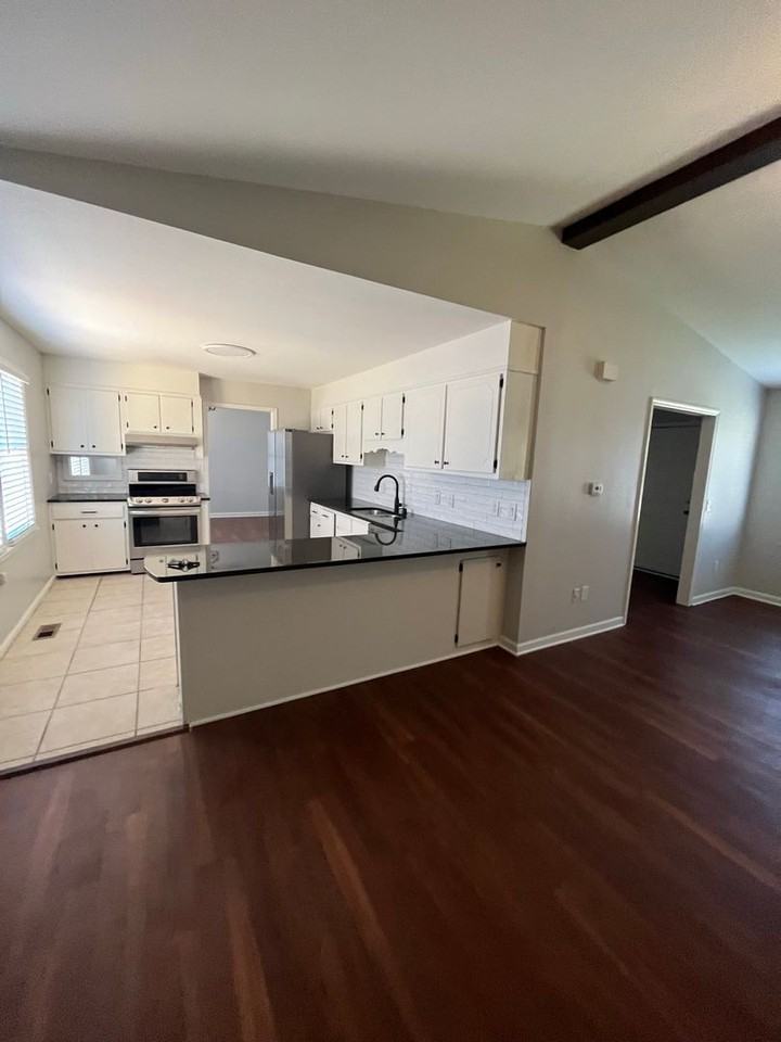 355 The Plz - Photo 2 of 10