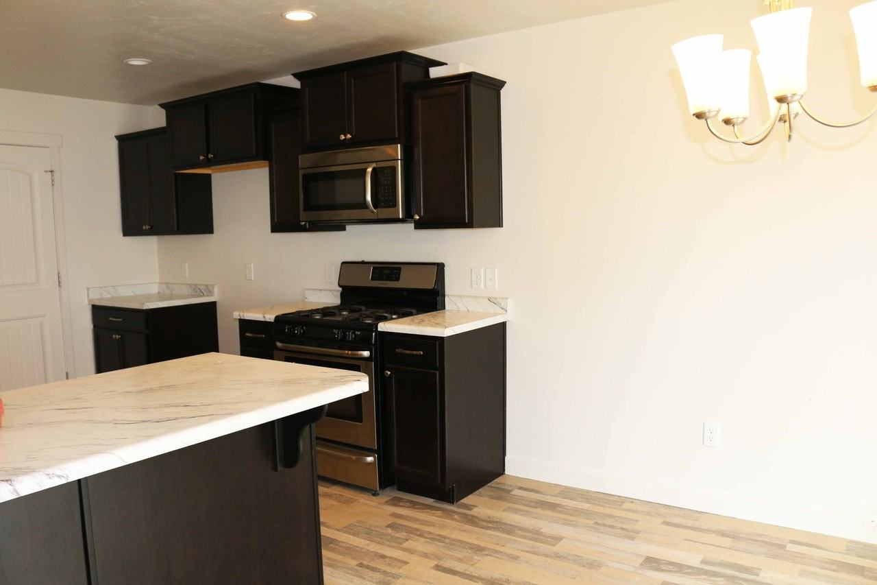 99 E Ashgrove Ln - Photo 4 of 15